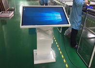 65-calowy monitor LCD AC100V z ekranem dotykowym Kiosk Stojak podłogowy odtwarzacza reklam