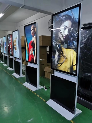 43 55-calowy kiosk z cyfrową sygnalizacją, obracający się stojak podłogowy, wyświetlacz reklamowy 360 stopni