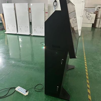 55-calowy ekran dotykowy kiosk LCD Pcap monitor z wbudowanym komputerem i7
