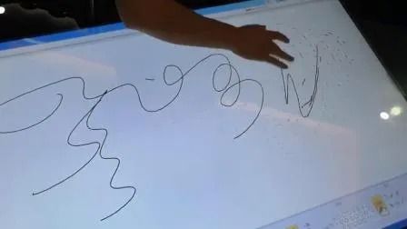 43-calowy kiosk z ekranem dotykowym na zamówienie o rozdzielczości 1920x1080