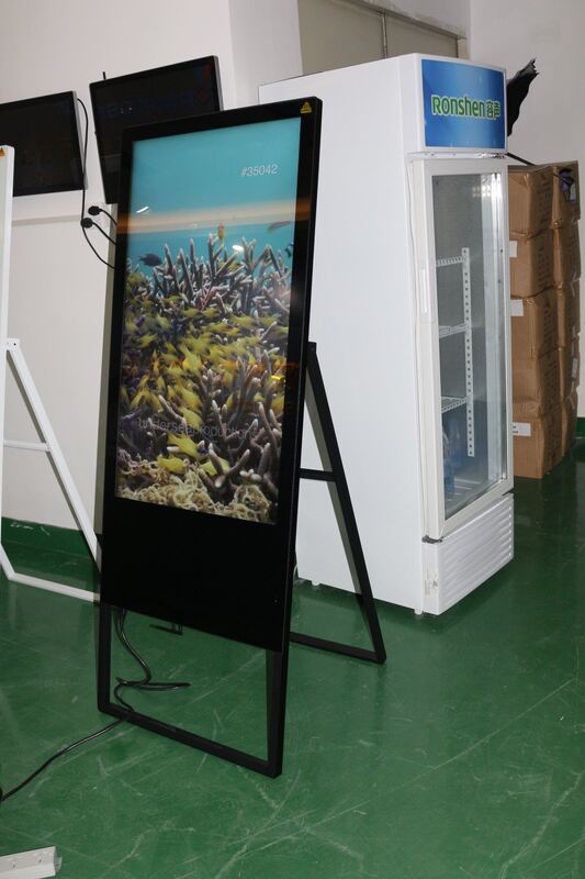 Połączenie USB Multi Touch Digital Signage zapewnia rozdzielczość 1920 x 1080 i trwałość dotyku 50 milionów razy