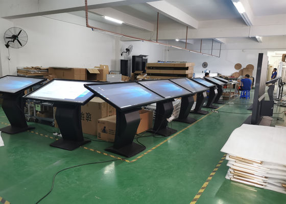 65-calowy monitor LCD AC100V z ekranem dotykowym Kiosk Stojak podłogowy odtwarzacza reklam